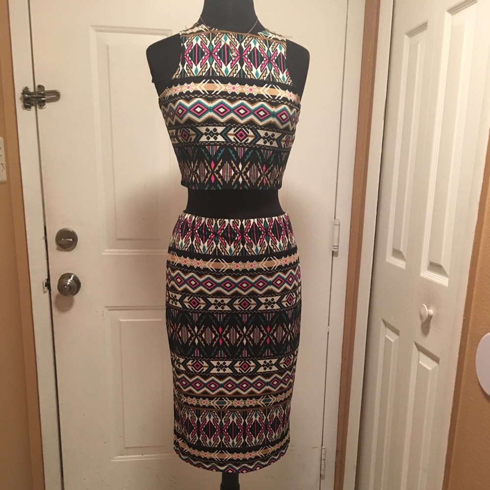 Snap 2 piece pencil skirt and crop top size L